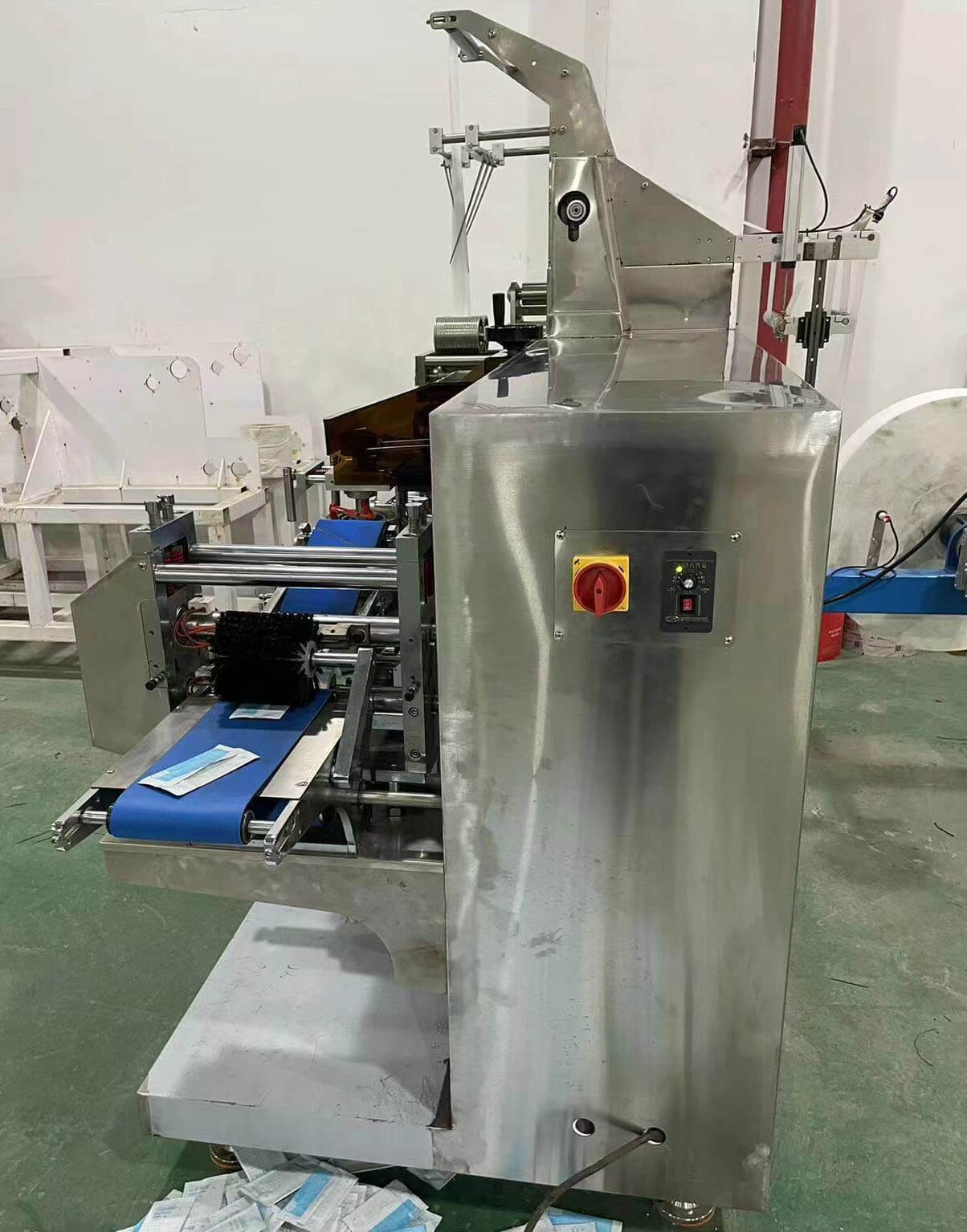 Flow Wrap Wet Tissue Packing Machine